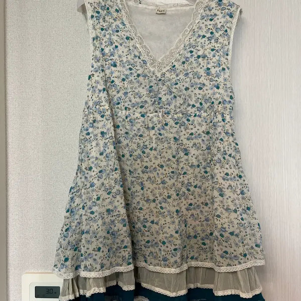 [BUNJANG] Vintage Axis Farm Flower Lace Camisole / 빈티지 엑시즈팜 플라워 레이스 나시