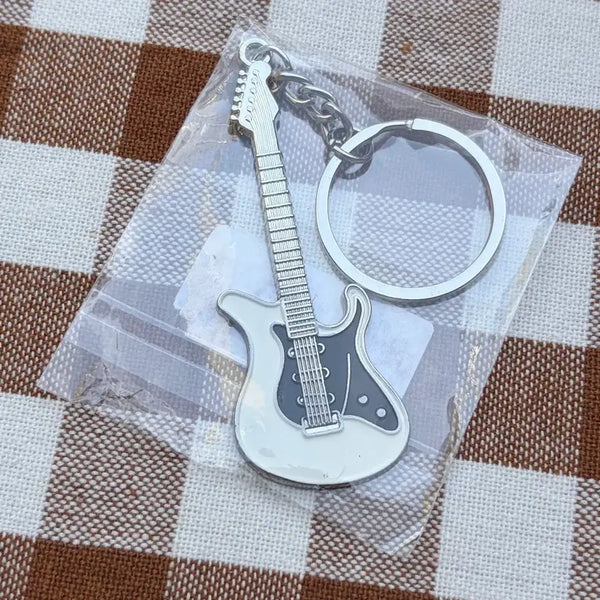 [BUNJANG] Rockstar Guitar Keychain (White) / 락스타 기타 모양 키링 (화이트)