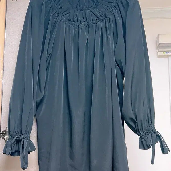 [BUNJANG] Black Off-Shoulder Blouse with Ribbon Detail / 제평 오프숄더 블라우스