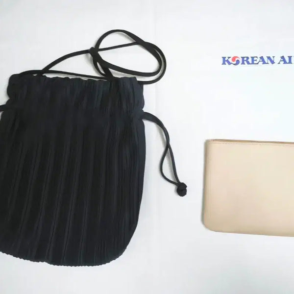 [BUNJANG] Korean Air x Blueorb Two-Way Ribbon Tote Bag & Business Pouch Set / 대한항공과 블루오브 콜라보 투웨이 리본 토트백과 비지니스용 파우치