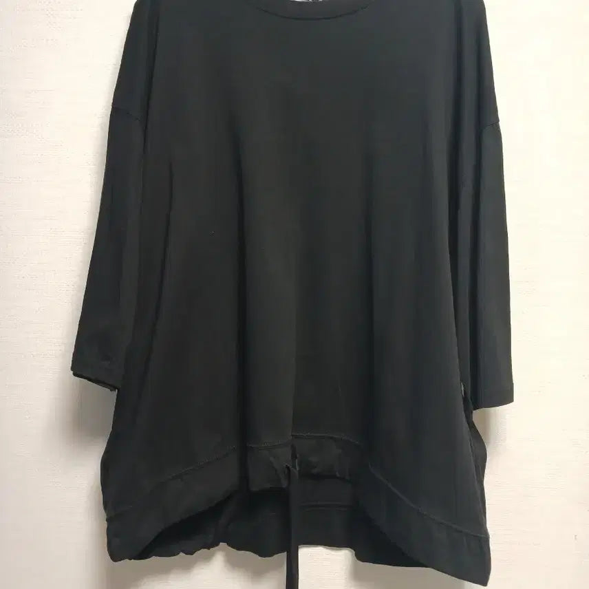 [BUNJANG] Black 7-Sleeve T-Shirt with Drawstring Hem / 블랙 7부 소매 티셔츠