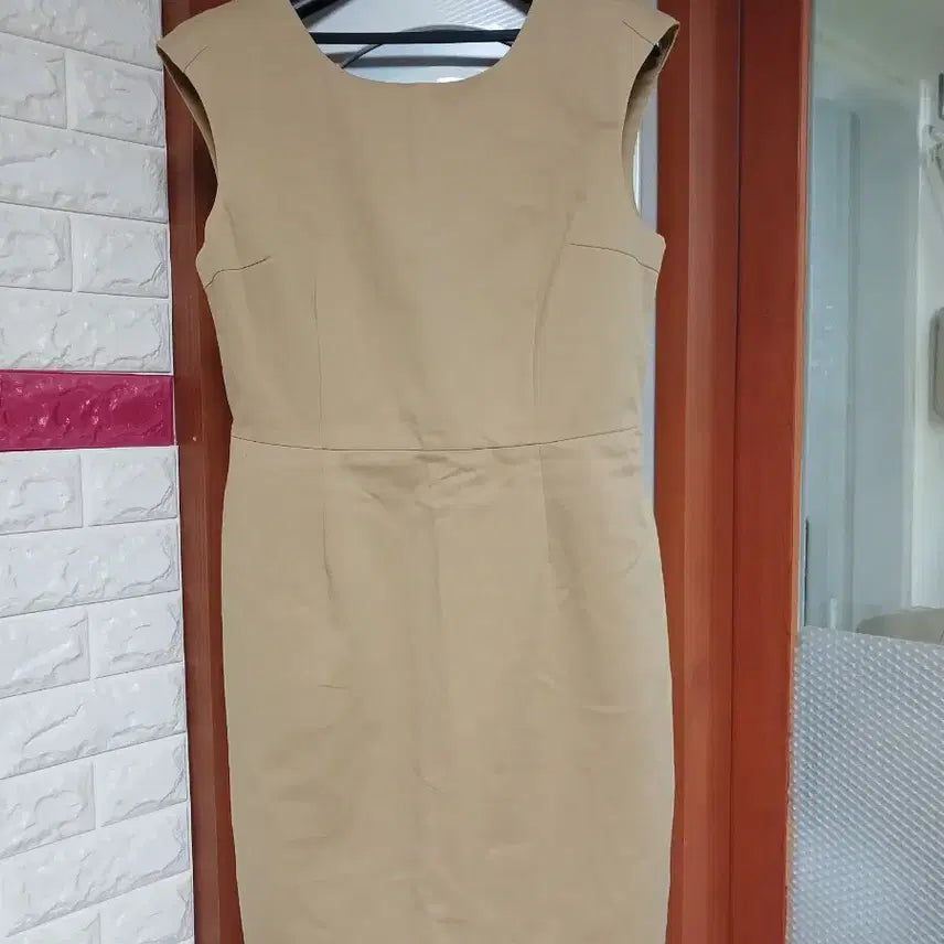 [BUNJANG] Beige Sleeveless Midi Dress / 베이지 민소매 원피스