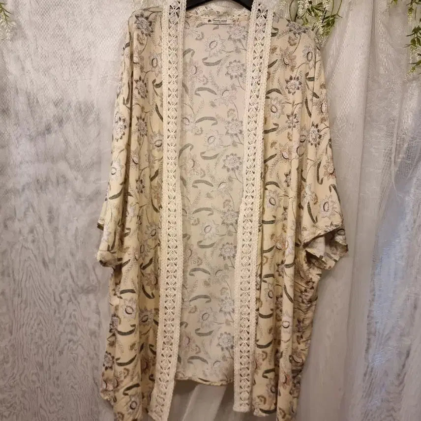 [BUNJANG] Thursday Island Free Size Floral Lace Detail Beach Robe / 미착용 free 로브 비치웨어 써스데이아일랜드
