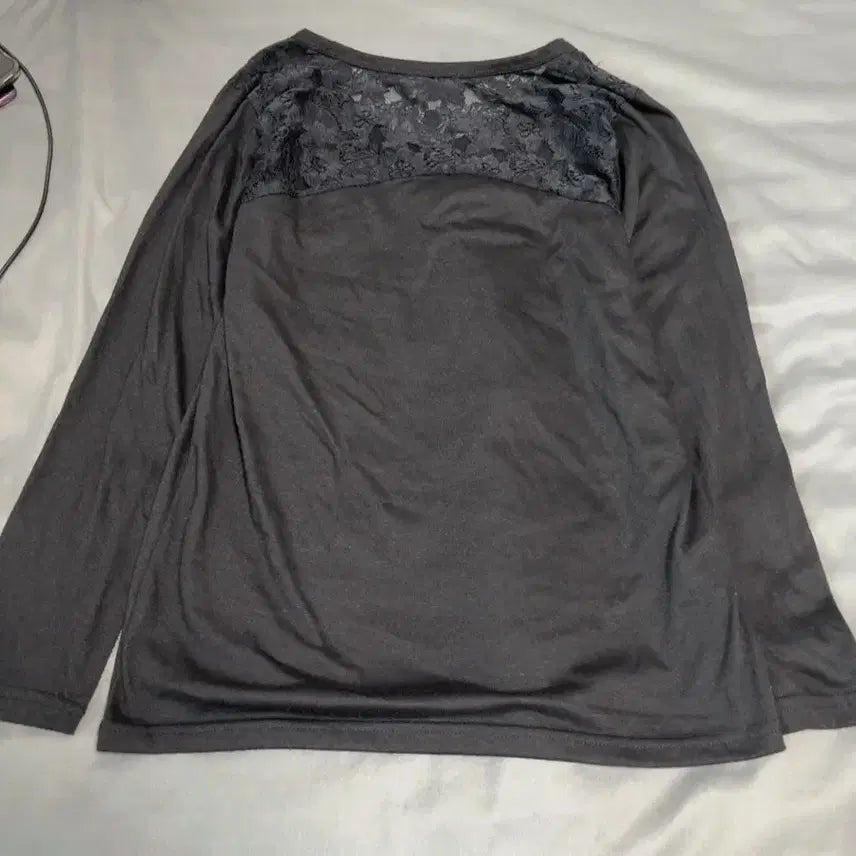 [BUNJANG] Black Lace Panel Long Sleeve T-Shirt / 블랙 레이스 배색 긴팔 티셔츠