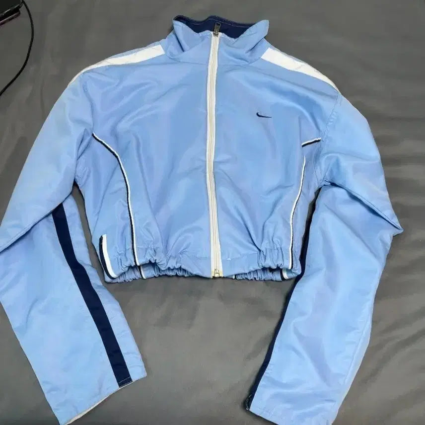 [BUNJANG] Nike Sky Blue Cropped Windbreaker Top / 나이키 하늘색 크롭 트레이닝 상의 바람막이