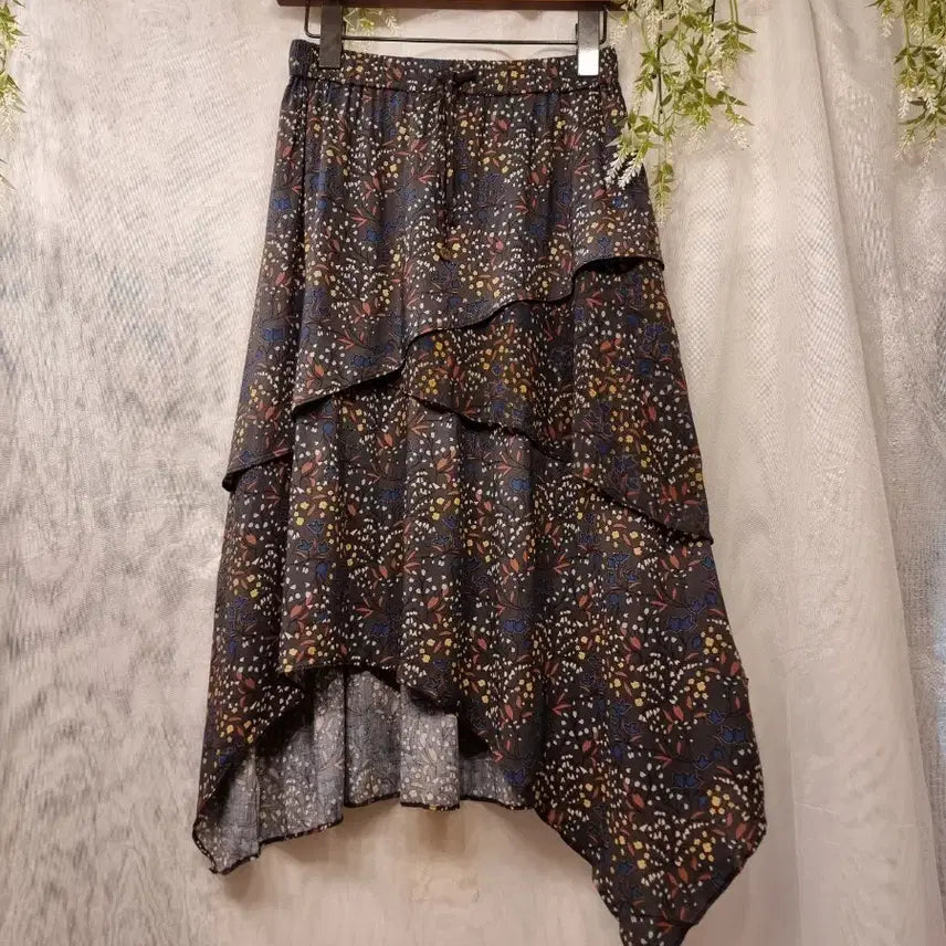 [BUNJANG] Thursday Island Asymmetrical Rayon Banding Skirt / 새상품 S 언발란스 레이온 밴딩 스커트 써스데이아일랜드