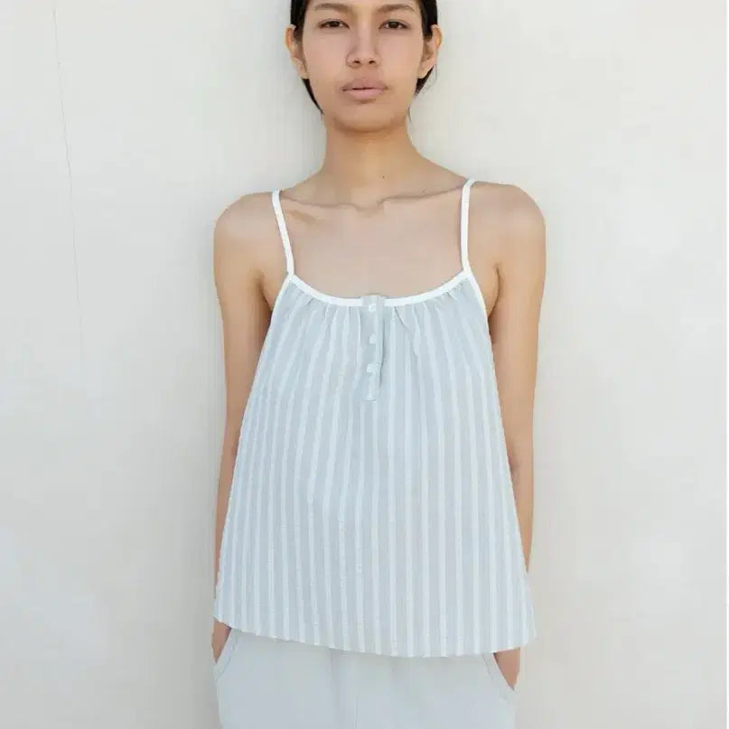 [BUNJANG] Necessory Stripe Button Sleeveless Top / -50%)네세서리 스트라이프 버튼 슬리브리스