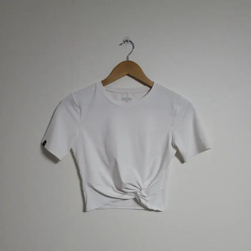 [BUNJANG] XEXYMIX White Knot Crop T-Shirt / (M) XEXYMIX 젝시믹스 화이트 매듭 크롭 필라테스 요가복