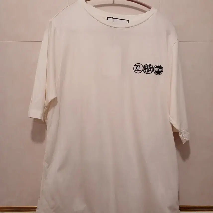 [BUNJANG] Karl Lagerfeld Women's Short Sleeve T-Shirt - Size 95 (Formerly 77) / 칼라거펠트 정품 여성 반팔 95 (구 77) 사이즈
