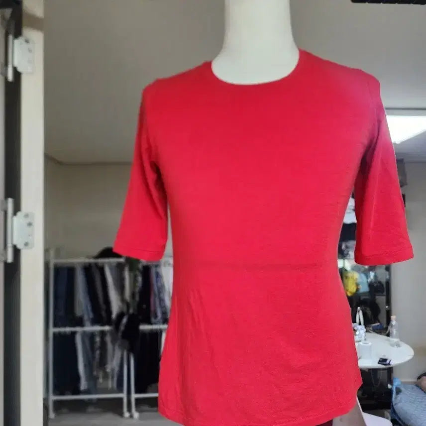 [BUNJANG] Red 3/4 Sleeve T-Shirt / 깔끔한 레드 3부 소매 티셔츠