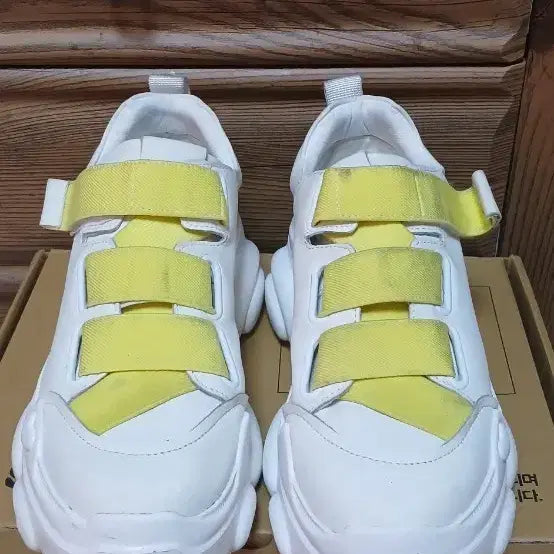 [BUNJANG] Geni Kim Bandi Sneakers / 지니킴 반디 스니커즈(235mm)