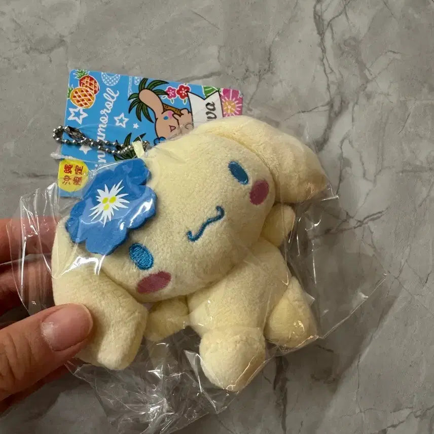 [BUNJANG] Okinawa Cinnamoroll Keychain (New) / 오키나와 시나모롤 키링 새상품입니다.
