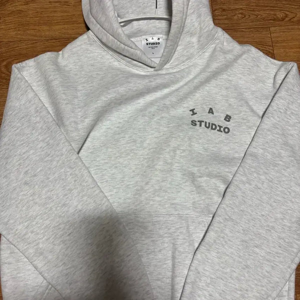 [BUNJANG] IAPP STUDIO Light Gray Hoodie L / 아이앱스튜디오 라이트 그레이 후드 L