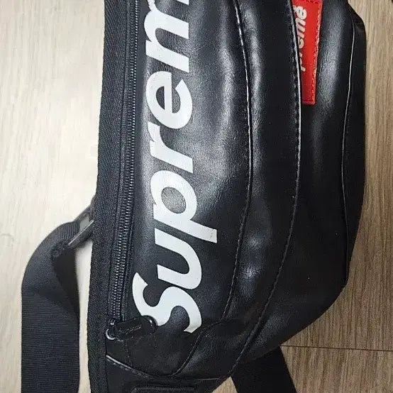 [BUNJANG] Supreme Leather Hip Pack Sling Bag / 슈프림 가죽 힙색 슬링백 가방