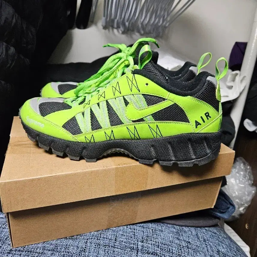 [BUNJANG] Nike Supreme Humara 'Volt' Sneakers (280mm) / 나이키 슈프림 휴마라 280