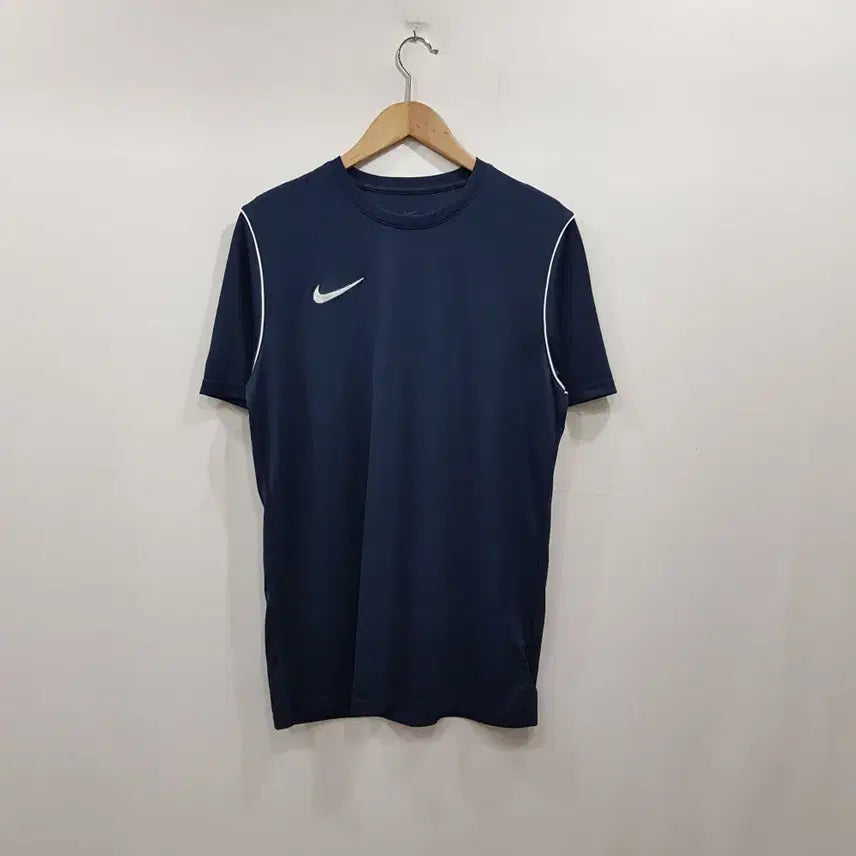 [BUNJANG] Nike Embroidered Logo Performance Short Sleeve T-Shirt Navy Men's L / 나이키 자수로고 네이비 기능성 반팔 티셔츠 남L R75
