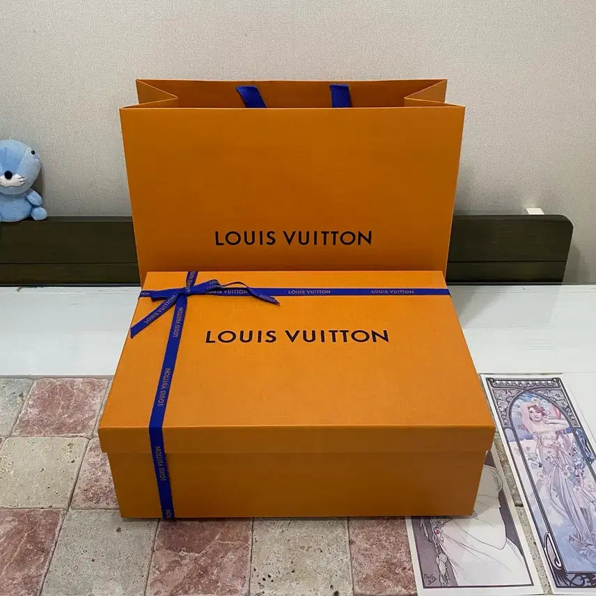 [BUNJANG] Louis Vuitton Shoe Box, Ribbon, and Shopping Bag Set / 루이비통 신발박스(37x25.5x13.5) + 리본 + 쇼핑백