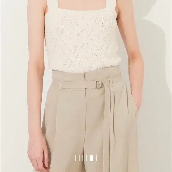 [BUNJANG] Time 22SS Sleeveless Pom Pom Knit Top / 타임 22ss   슬리브리스 폼폼 니트 탑