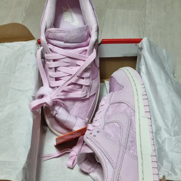 [BUNJANG] Nike Dunk Low Regal Pink Soft Pearl Sneakers / (여성) 나이키 덩크 로우 리갈 핑크 소프트 펄(230~245mm)