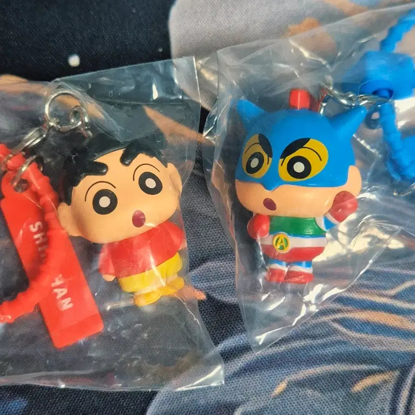 [BUNJANG] Crayon Shin-chan Colorful Multi-Charm Action Kamen Strap Bundle / 짱구 가챠 컬러풀 멀티참 짱구, 액션가면 스트랩