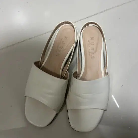 [BUNJANG] White Mule Heels / 화이트 뮬/구두