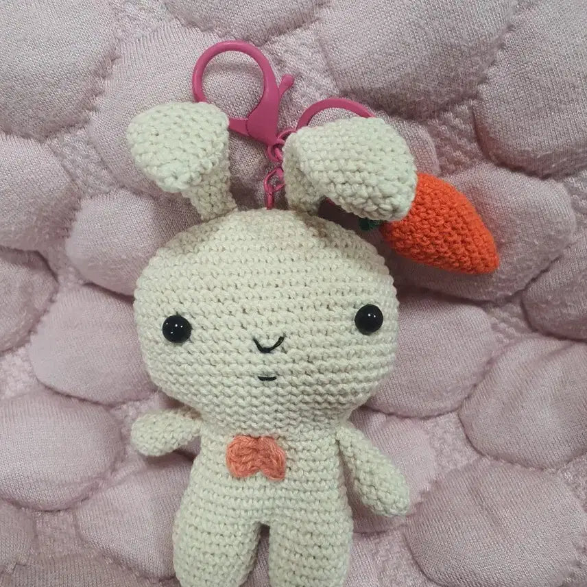 [BUNJANG] Handmade Crocheted Stuffed Toy - Yuri's Rabbit Keychain / 핸드메이드 뜨개질 인형, 짱구는못말려 유리 토끼 키링 열쇠고리