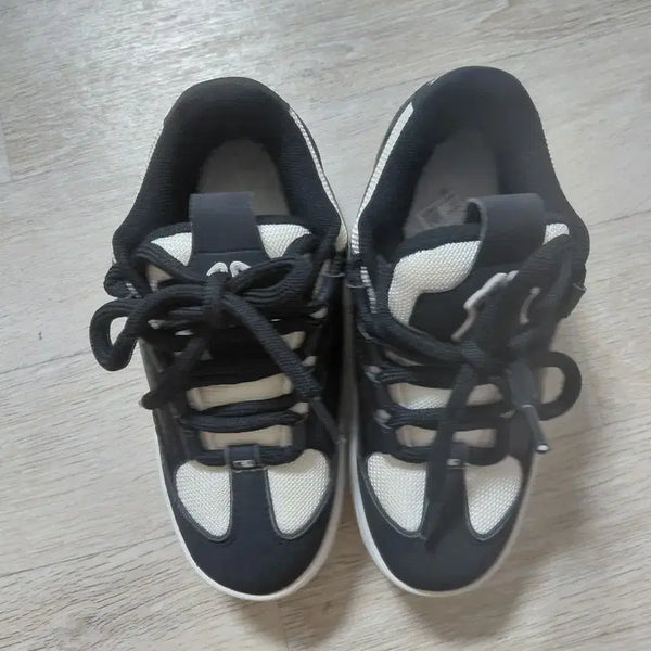 [BUNJANG] MLB KOREA Chunky Sneakers Black & White (Size 225-230) / 엠엘비운동화225230