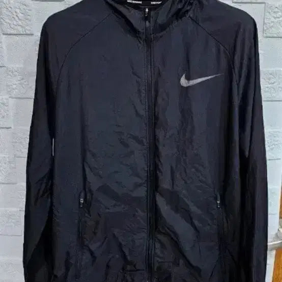 [BUNJANG] Nike Black Windbreaker Hoodie Zip-Up M / (가격고정) 나이키 블랙 바람막이 후드집업 m