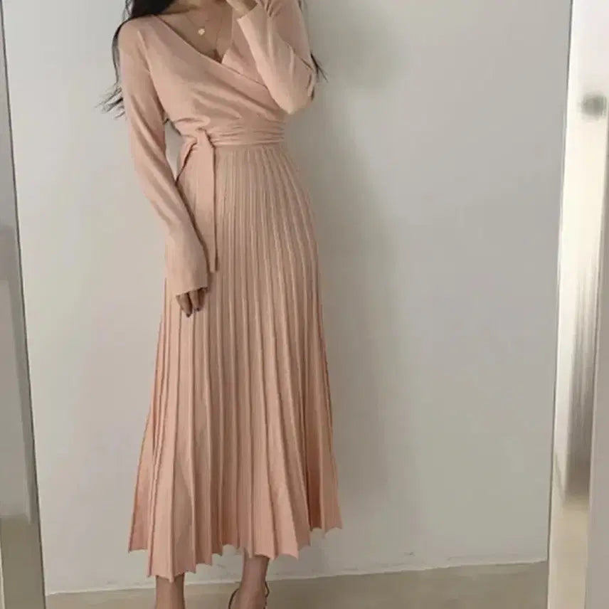 [BUNJANG] V-Neck Pleated Knit Wrap Dress / (1회 착용) 브이넥 플리츠 니트 랩 원피스
