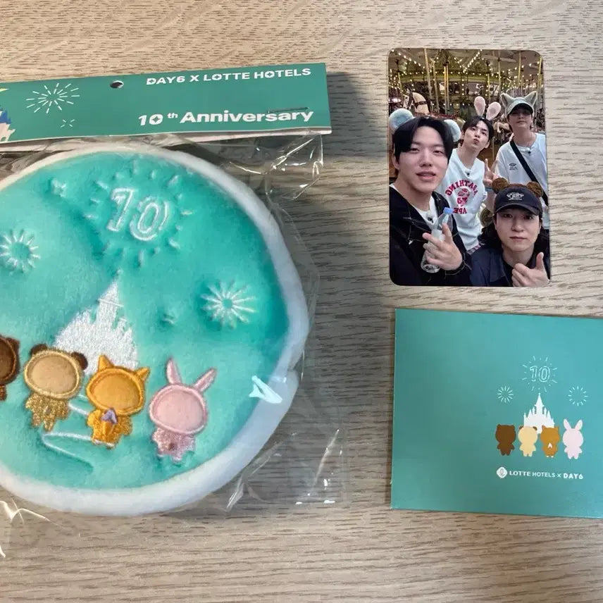 [BUNJANG] Day6 10th Anniversary Lotte Hotel Plush Doll, Photocard, and Postcard Set / 데이식스 10주년 롯데호텔