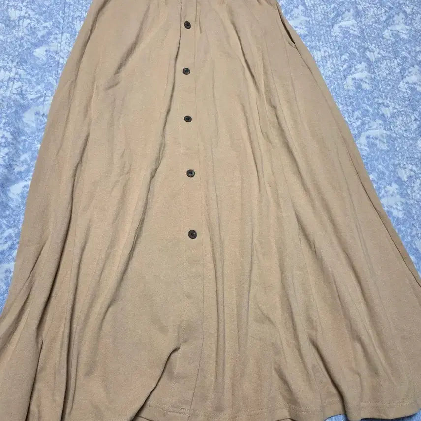 [BUNJANG] Beige Button Detail Long Skirt / 베이지색 롱 스커트 버튼 디자인
