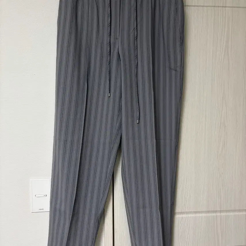 [BUNJANG] Club Monaco Striped Slacks Size 6 / 클럽모나코 스트라이프 슬랙스 사이즈 6