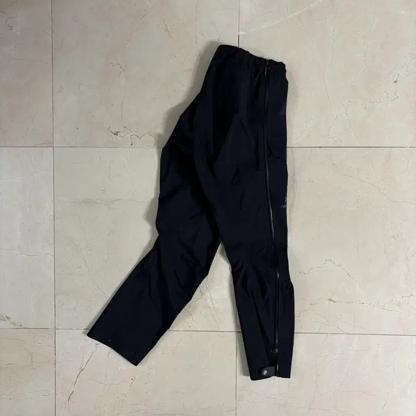 [BUNJANG] Arc'teryx Beta AR Pants Black (Men's 30" Waist) / 아크테릭스 베타 AR 팬츠 블랙