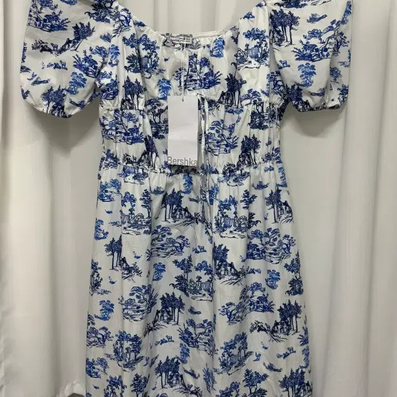 [BUNJANG] Bershka Puff Sleeve Dress / [새상품] Bershka 버쉬카 퍼프 소매 원피스