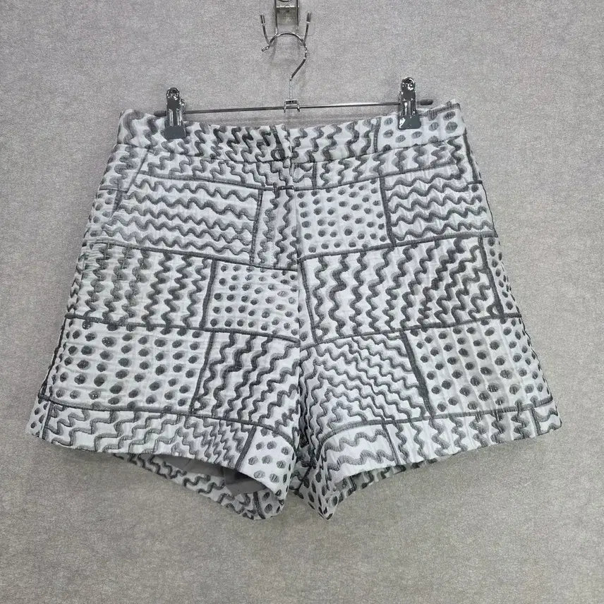 [BUNJANG] CHIXLABEL H Patterned Silver Short Pants / 패턴 실버 숏팬츠 CHIXLABEL H