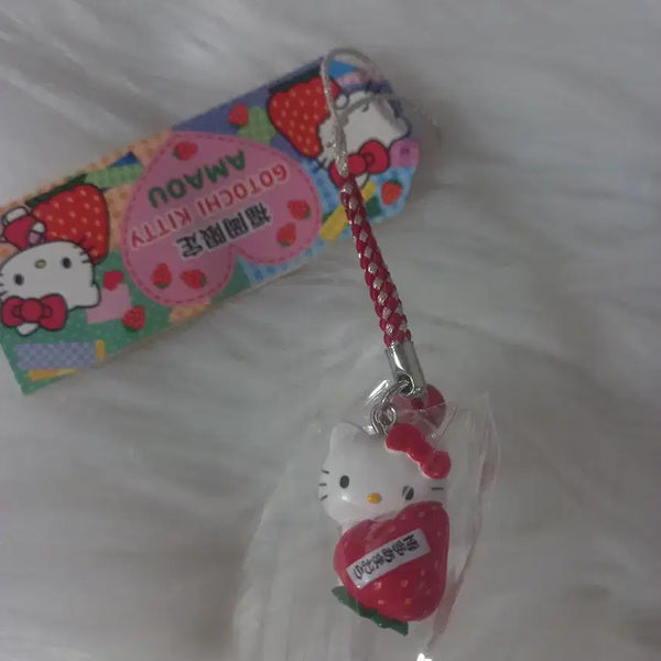 [BUNJANG] Hello Kitty Fukuoka Amaou Strawberry Strap Charm / 고전 헬로키티 후쿠오카 아마오우 딸기 스트랩