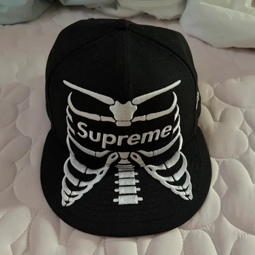 [BUNJANG] Supreme Skull Embroidery Black Ball Cap / 슈프림 해골 자수 블랙 볼캡 판매