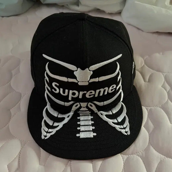 [BUNJANG] Supreme Skull Embroidery Black Ball Cap / 슈프림 해골 자수 블랙 볼캡 판매