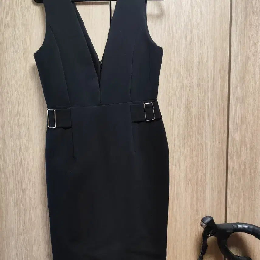 [BUNJANG] Black V-Neck Wrap Midi Dress / 블랙 브이넥 랩 원피스