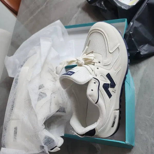 [BUNJANG] Unisex Sneakers Size 250 / 운동화 250