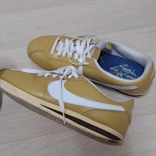 [BUNJANG] Nike Cortez SE Wheat Gold US 9.5 / 나이키 코르테즈 SE 위트 골드 275