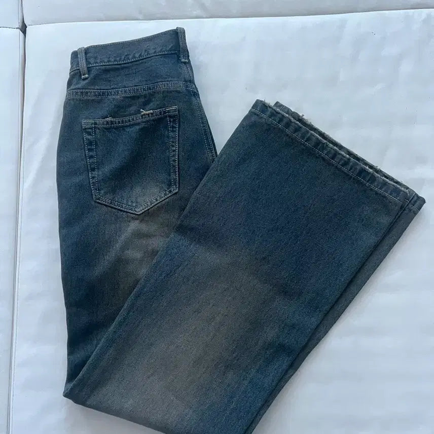 [BUNJANG] Noir Distressed Flare Denim Jeans Vintage Blue / [48] 노이어 디스트로이드 플레어 데님 빈티지 블루
