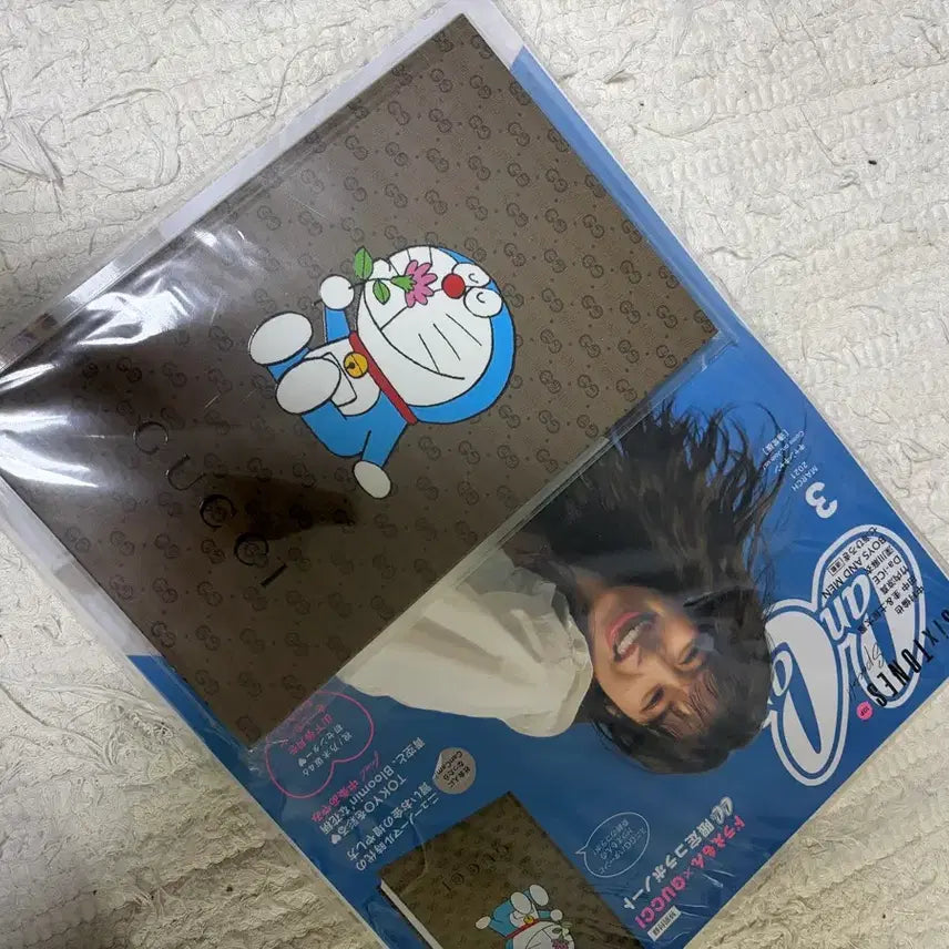[BUNJANG] Gucci Doraemon Limited Edition Notebook & Magazine Set / 구찌 도라에몽 노트 다이어리(잡지 포함)