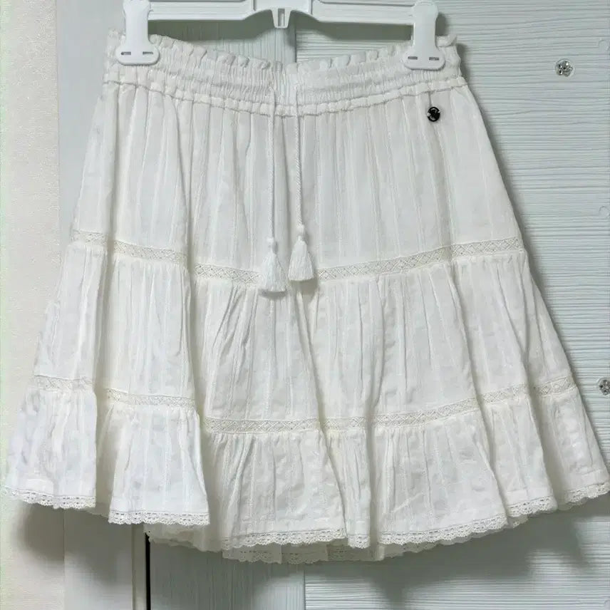 [BUNJANG] Who.A.U White Lace Tiered Skirt / 새상품) 후아유 화이트 레이스 캉캉 스커트