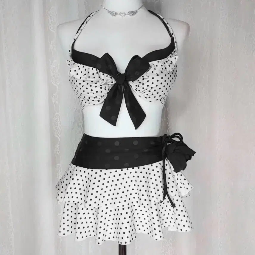 [BUNJANG] Black Bikini Set (Rose & Ribbon Detail) / 블랙 비키니 일본 빈티지 라떼갸루 히메오네 리즈리사 에메필 지뢰계
