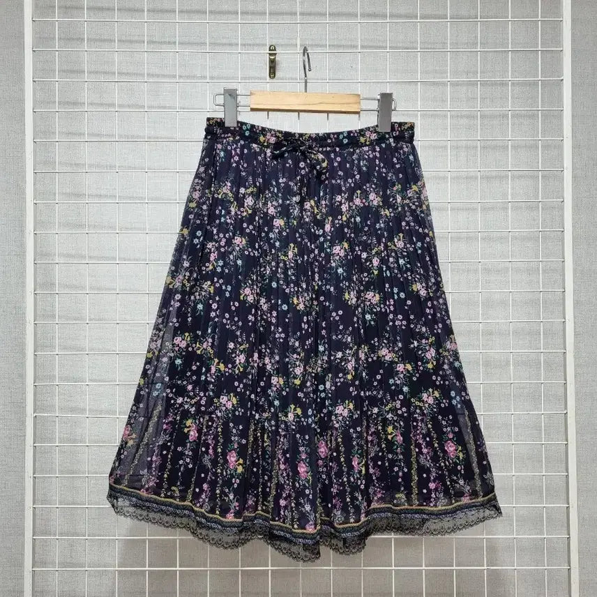 [BUNJANG] Thursday Island Chiffon Skirt 28 Inch / 써스데이아일랜드 쉬폰스커트 28인치