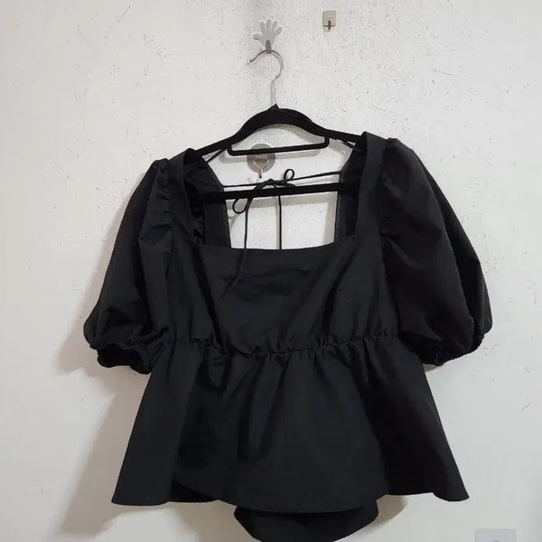 [BUNJANG] Puff Sleeve Square Neck Blouse - Black / 퍼프 소매 스퀘어넥 블라우스 블랙