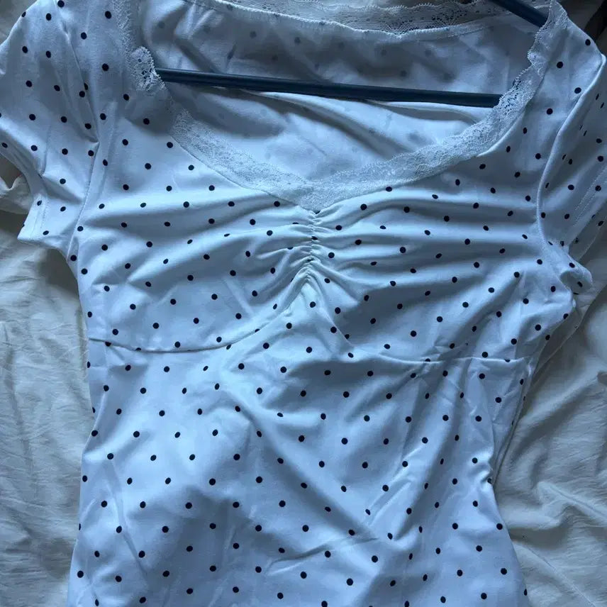 [BUNJANG] Dot Lace Short Sleeve T-Shirt / 도트 레이스 반팔티