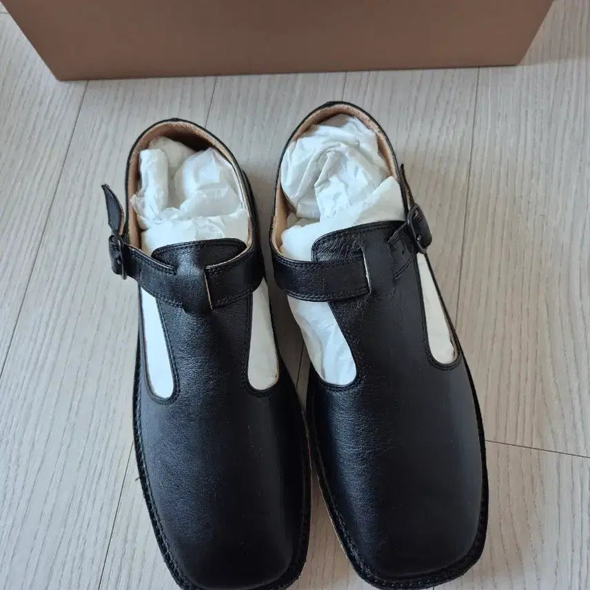 [BUNJANG] Hereu Demosa Black Loafers EU40 / (eu40) 헤레우 데모사 블랙 로퍼