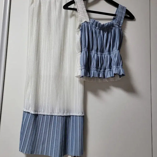 [BUNJANG] Sleeveless Two-Piece Set / 민소매투피스세트
